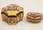 2 CAPO DI MONTE PORCELAIN HING