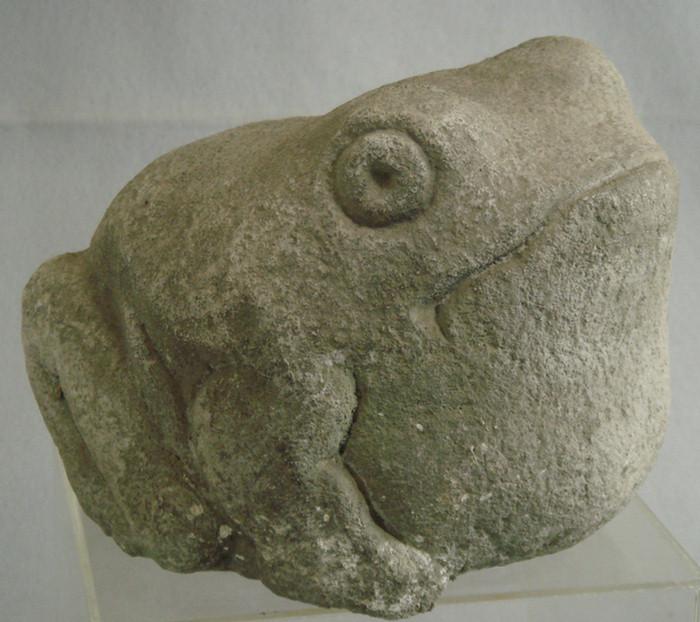2 carved stone frogs, cast stone