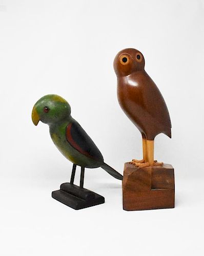 2 CARVED WOODEN BIRDS2 carved