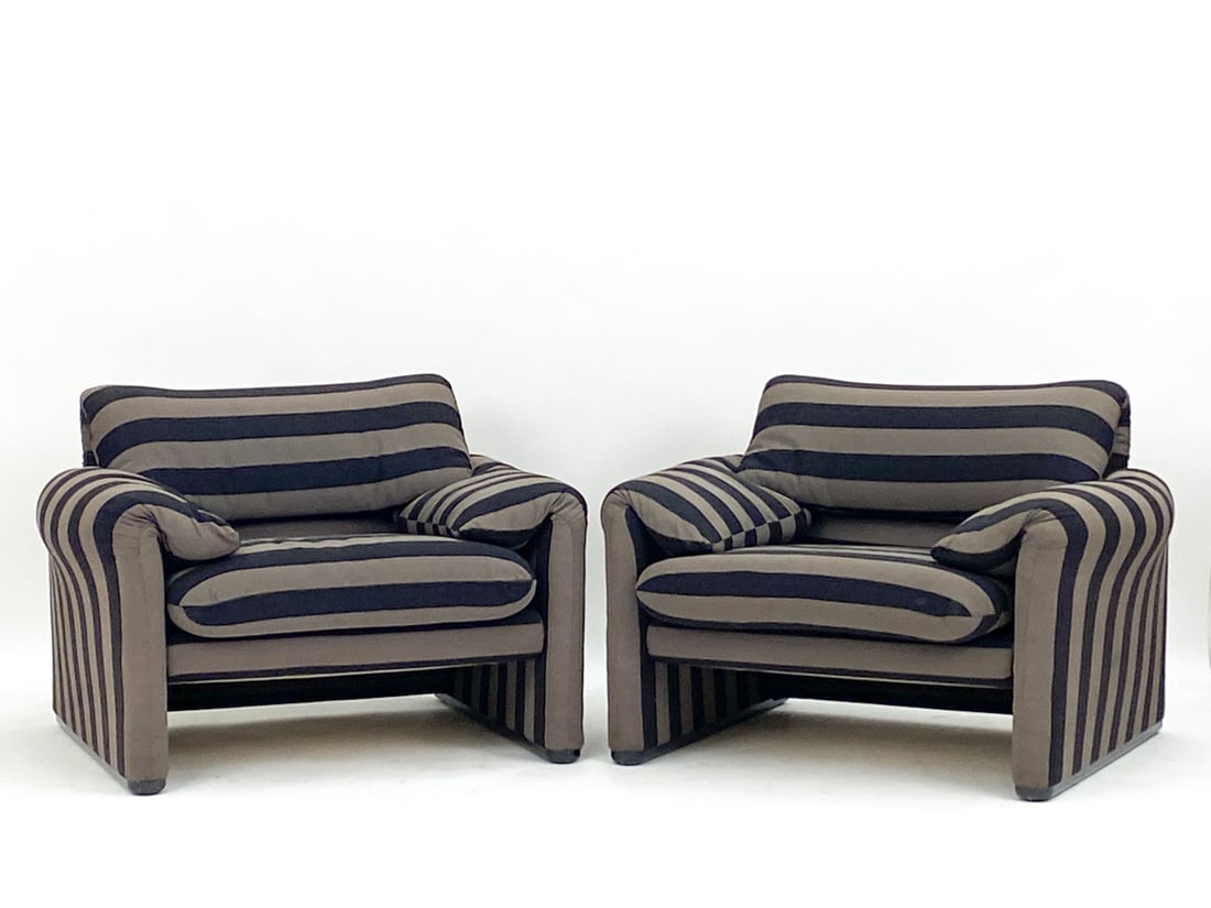 (2) CASSINA 'MARALUNGA' LOUNGE