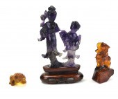 2 CHINESE AGATE ANIMALS AND CR