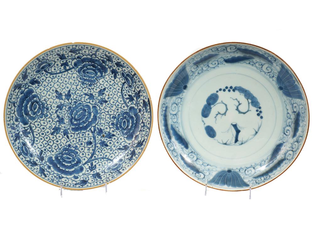 2 CHINESE BLUE AND WHITE
