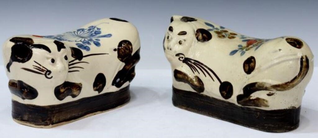 (2) CHINESE CERAMIC CAT-FORM NECK
