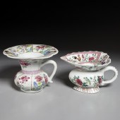 (2) CHINESE EXPORT ROSE FAMILL