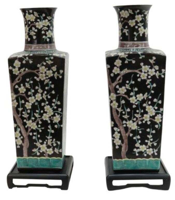 (2) CHINESE FAMILLE NOIRE PORCELAIN