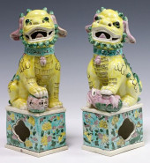 (2) CHINESE FAMILLE ROSE FOO L