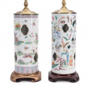 2 CHINESE FAMILLE ROSE HAT STA