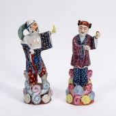 2 CHINESE FAMILLE ROSE PORCELA