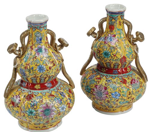 (2) CHINESE FAMILLE ROSE YELLOW