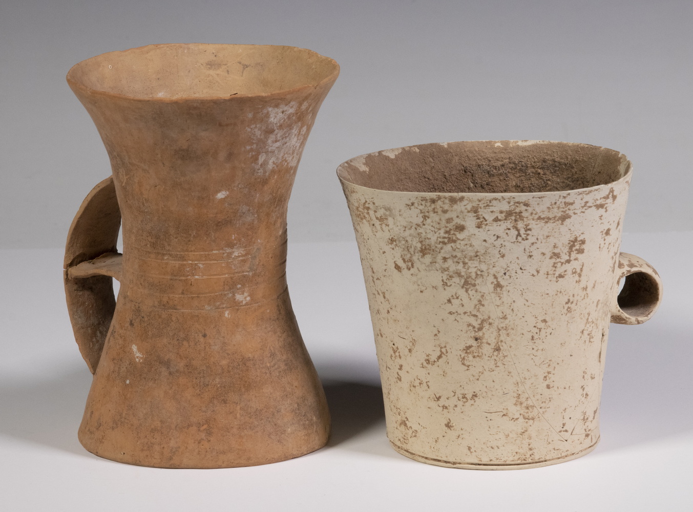 (2) CHINESE HAN DYNASTY POTTERY