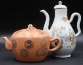 (2) CHINESE PORCELAIN TEAPOTS.