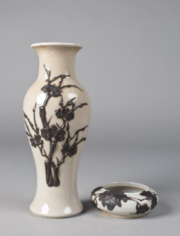 (2) Chinese Qing Crackle Glaze