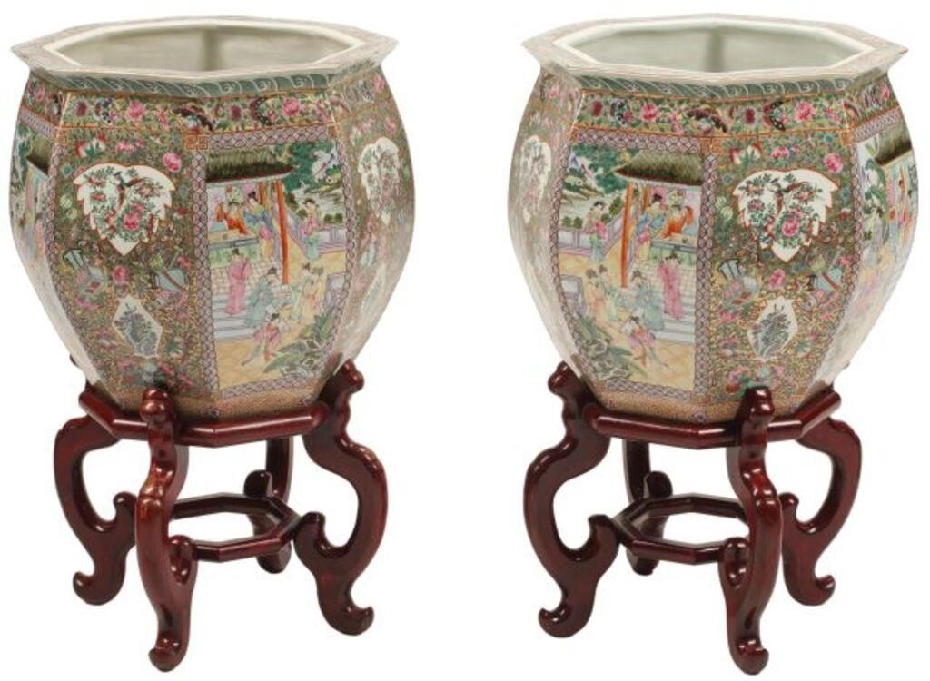 (2) CHINESE ROSE MEDALLION