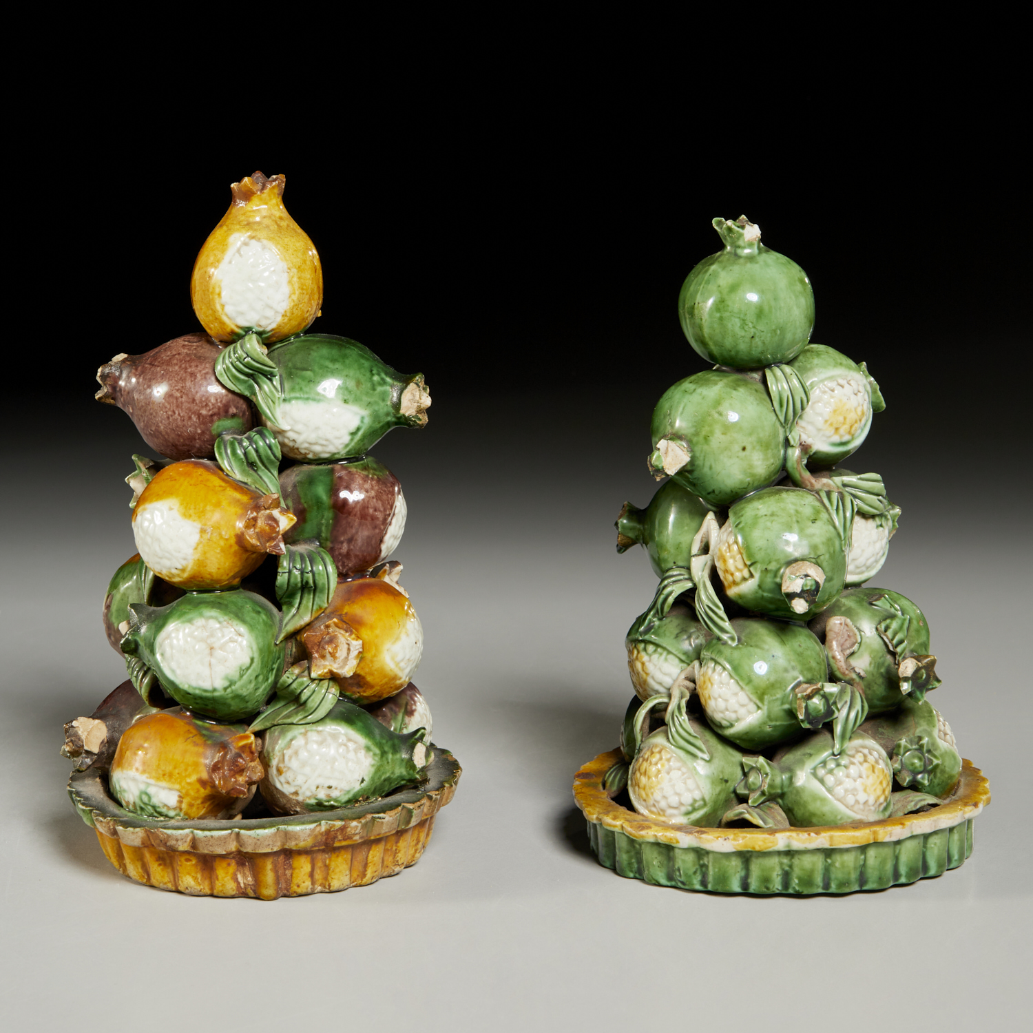 (2) CHINESE SANCAI PORCELAIN