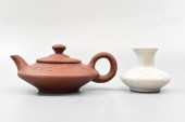 2 CHINESE ZISHA TEAPOT AND GE