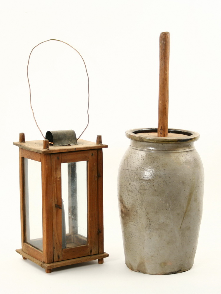 (2) COUNTRY KITCHEN ACCESSORIES -