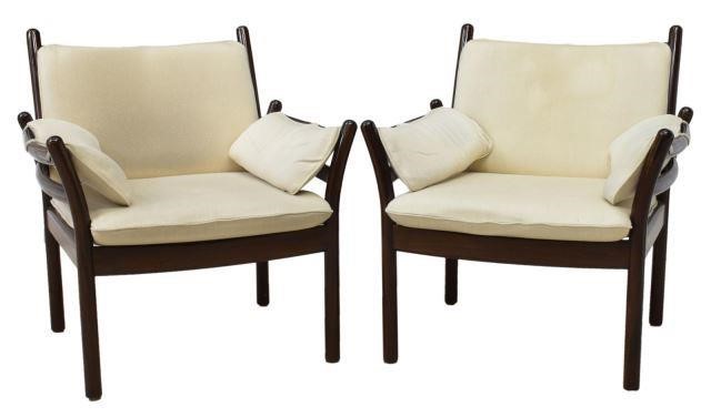 (2) DANISH MODERN WIKKELSO