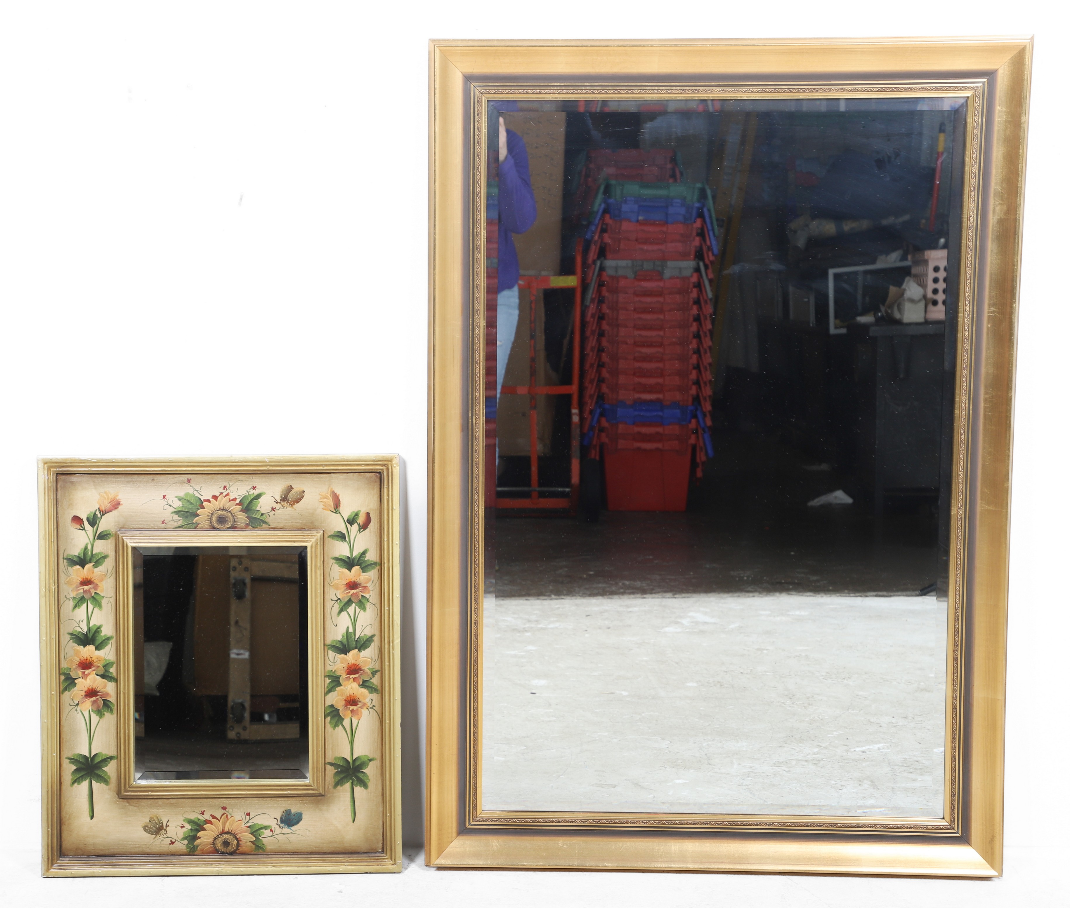 (2) Decorative hanging wall