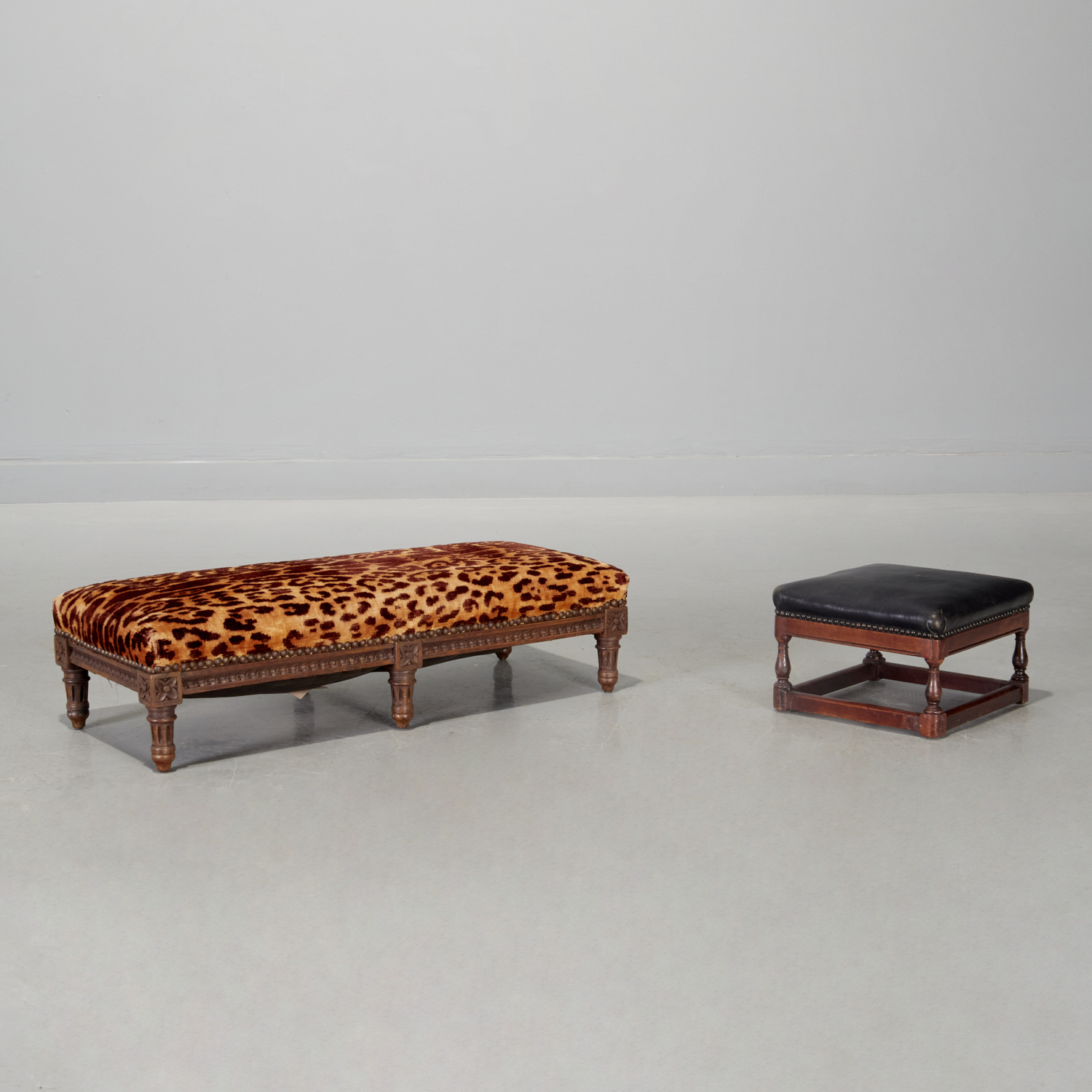 (2) DECORATOR STOOLS, INCL.