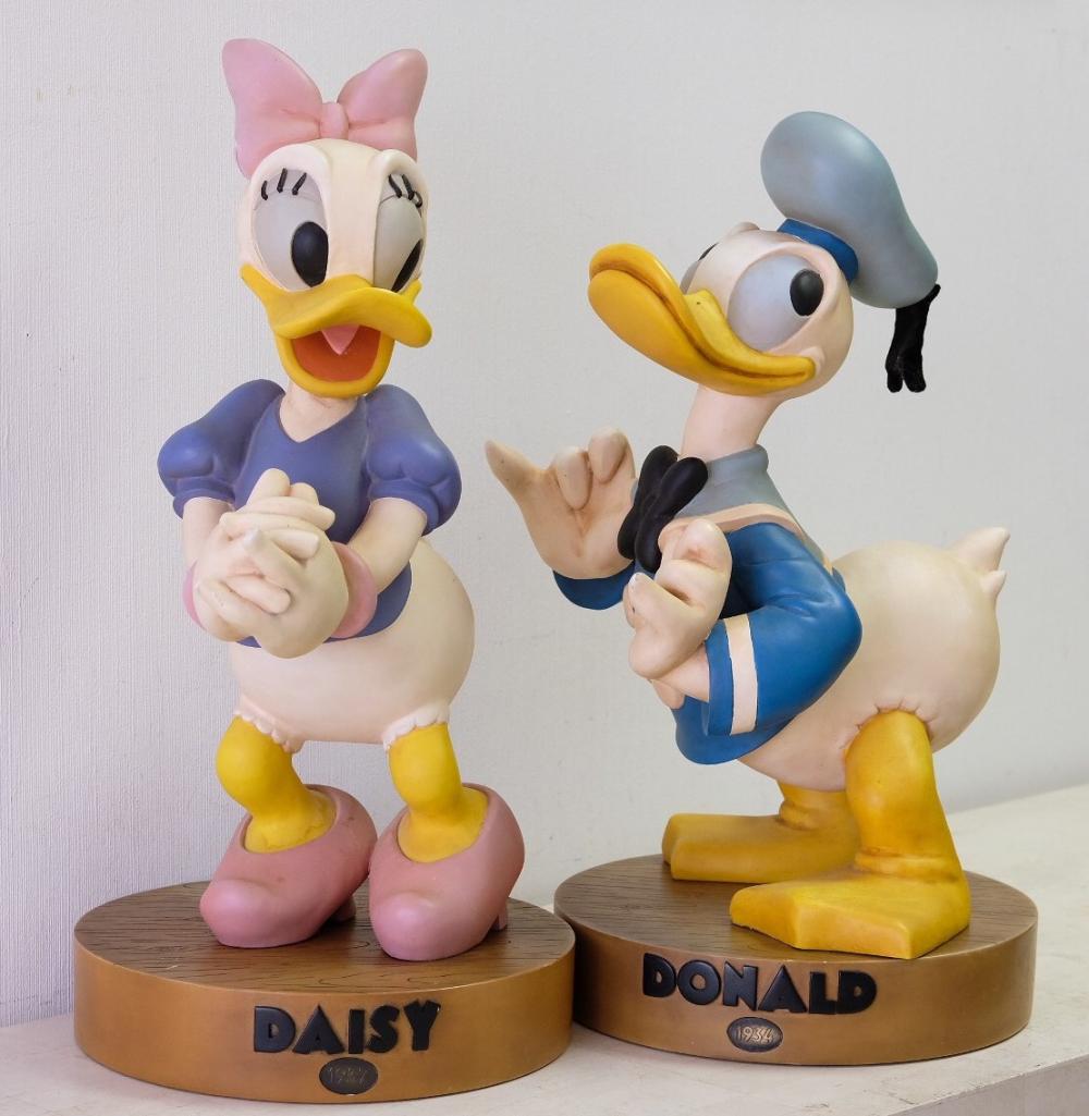 2 DISNEY BIG FIG DONALD & DAISY