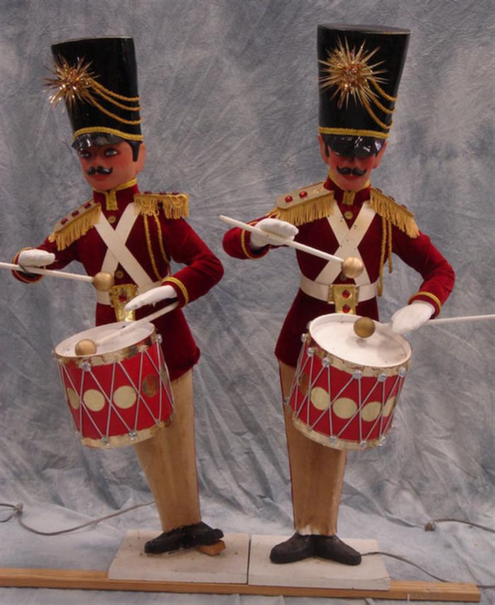 2 drummer boy automatons, arms move