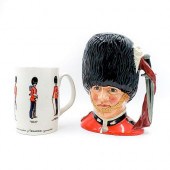 2 ENGLISH GUARDSMAN COLLECTABL