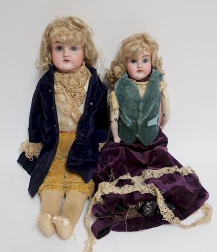 2 FRENCH FASHION DOLLSDressed as