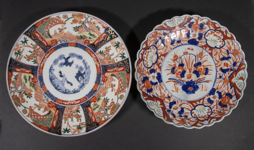 (2) JAPANESE IMARI CHARGERS Lot
