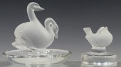 2) LALIQUE DEUX CYGNES PIN TRA