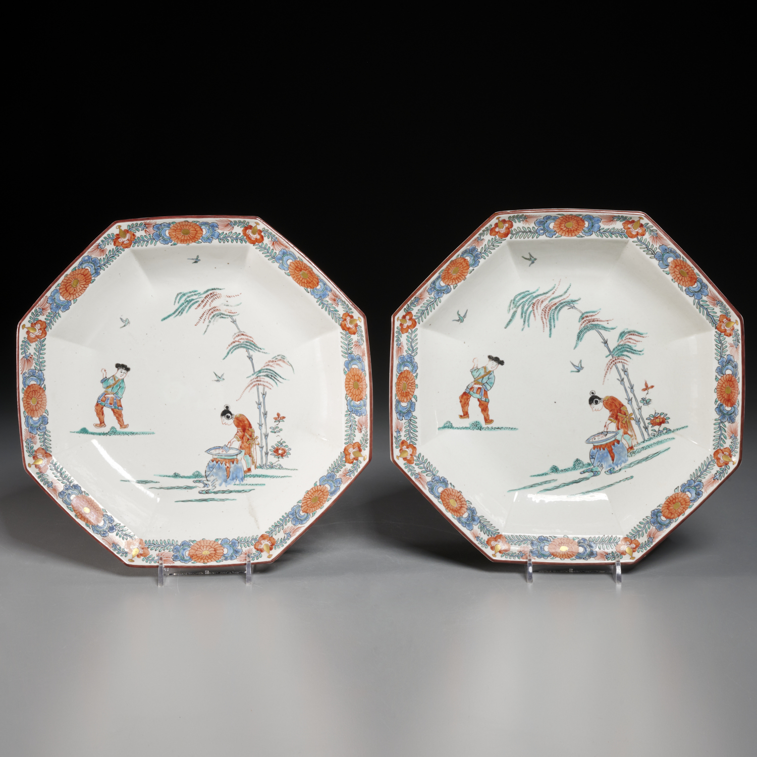 (2) LARGE KAKIEMON 'HOB IN THE