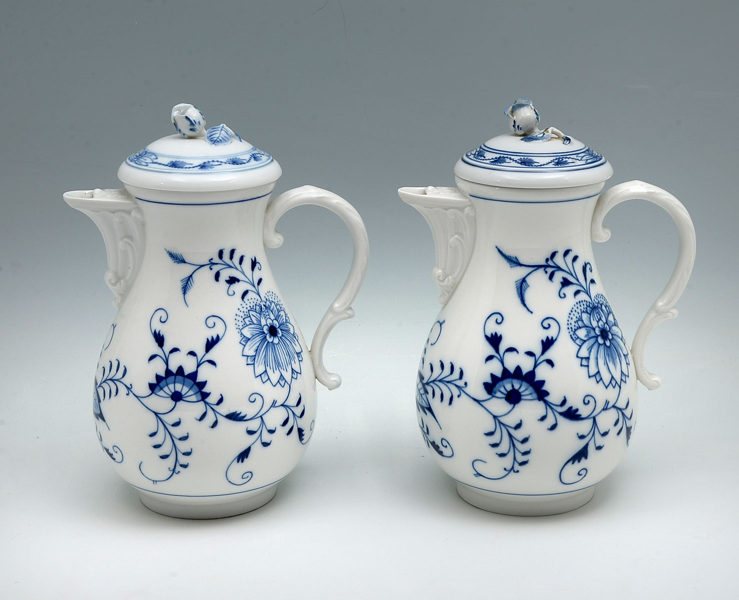 2 MEISSEN BLUE ONION COFFEE POTS: 2