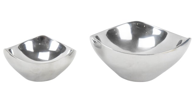 2 NAMBE SERVING BOWLS2 Nambe