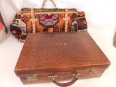 2 OLD SUITCASES: KILIM CARPET