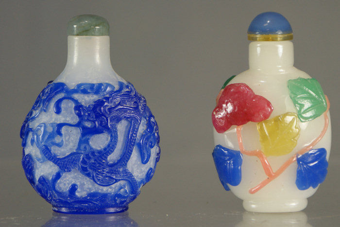 (2) overlay glass snuff bottles,