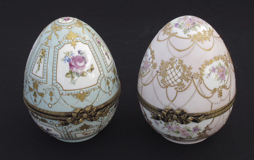2 PAINTED PORCELAIN EGG BOXES: