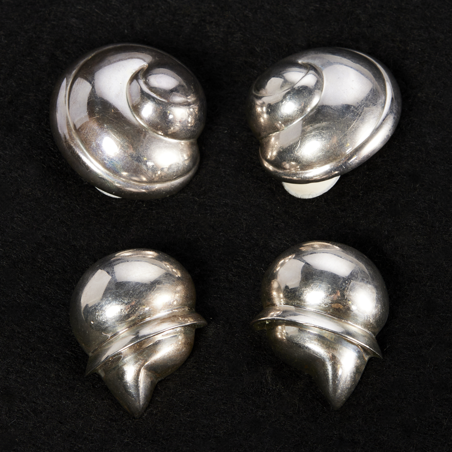 (2) PAIR PATRICIA VON MUSULIN