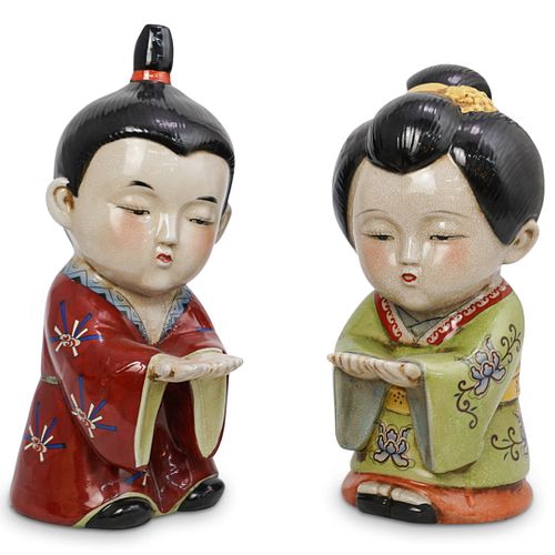 (2 PC) PAIR OF JAPANESE PORCELAIN