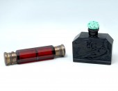 2 PIECE PERFUME BOTTLES: Compr