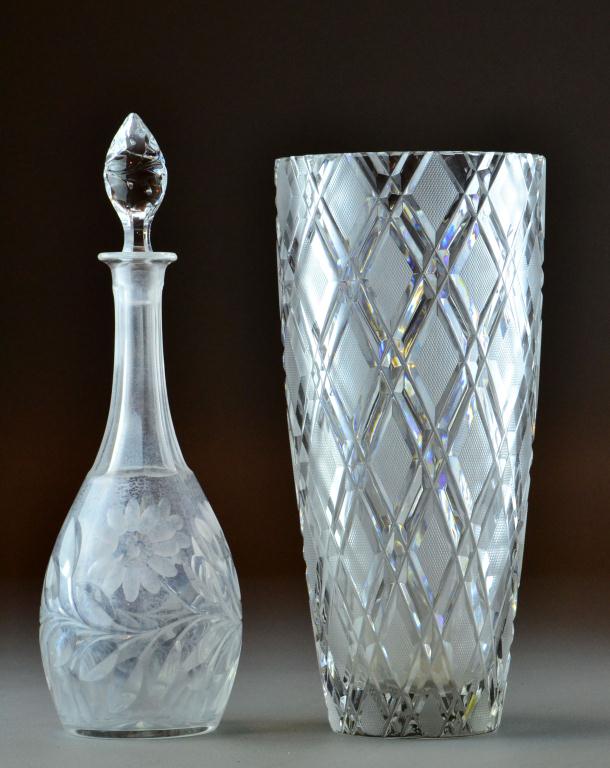 (2) Pieces American Cut CrystalTo
