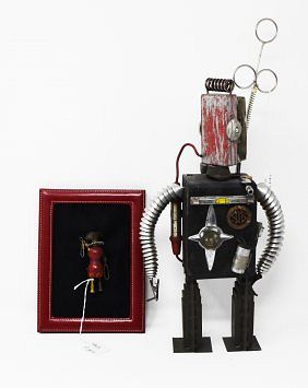 2 PIECES OF RECYCLED ART2 pieces of