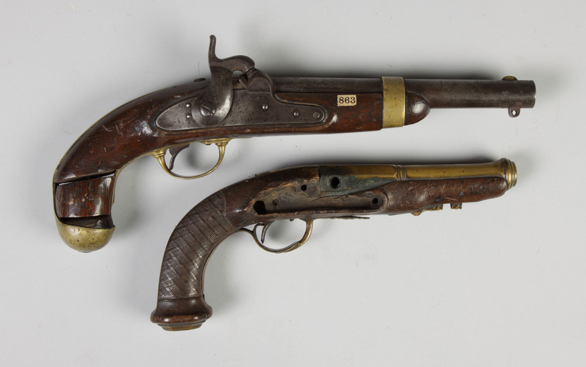 2 Pistols Top: Navy smooth bore
