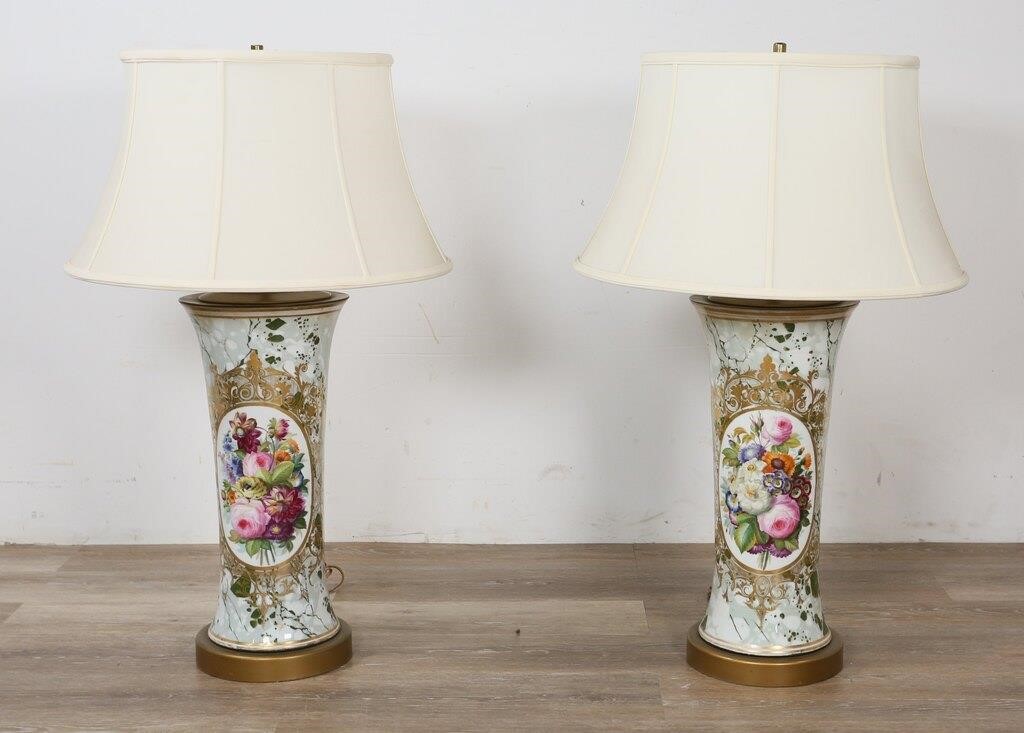 2 PORCELAIN LAMPS WITH FLORAL