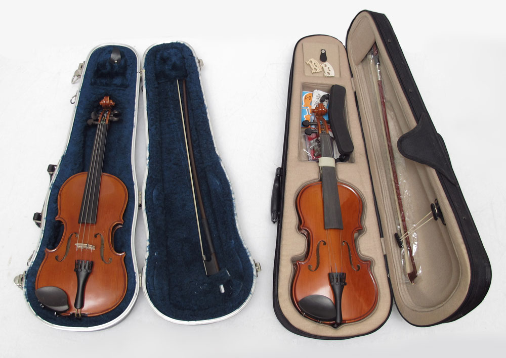 2 QUARTER STUDENT VIOLINS WITH