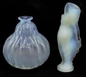 (2) SABINO OPALESCENT ART GLAS