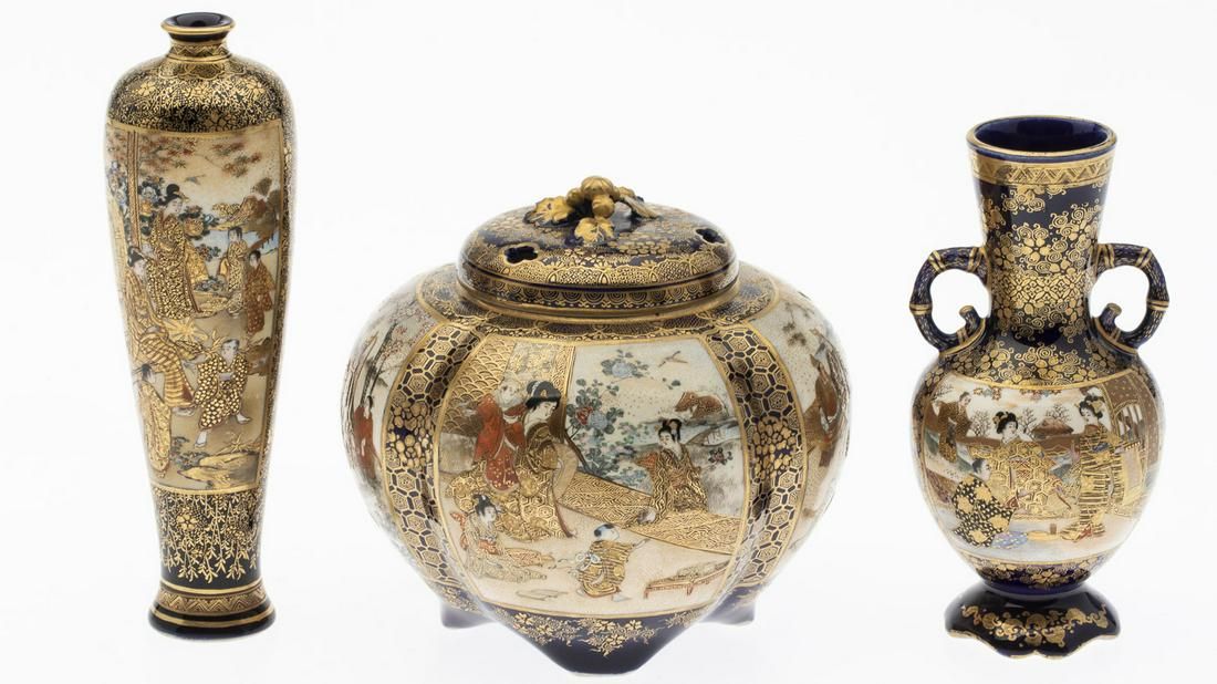 2 SATSUMA MINIATURE VASES AND AN
