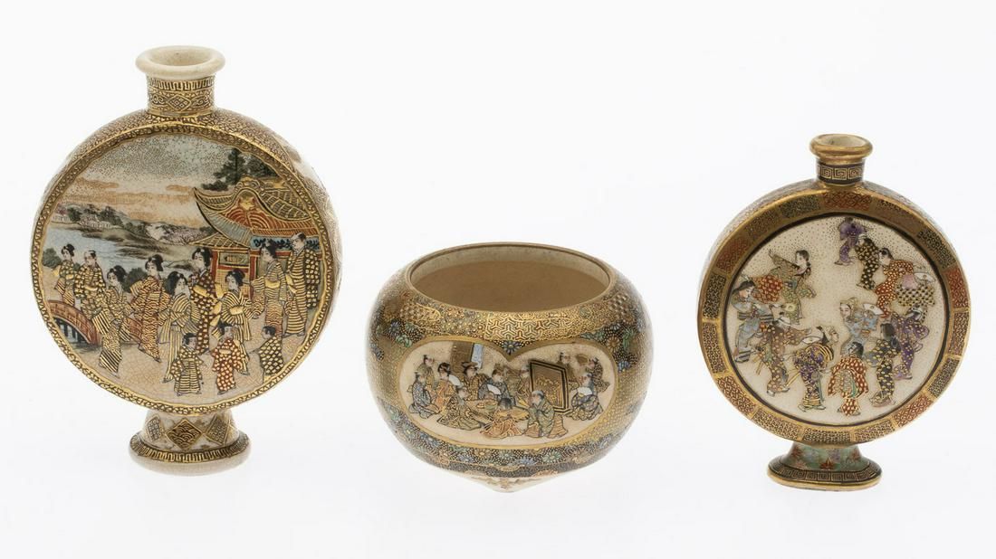 2 SATSUMA MINIATURE VASES AND A