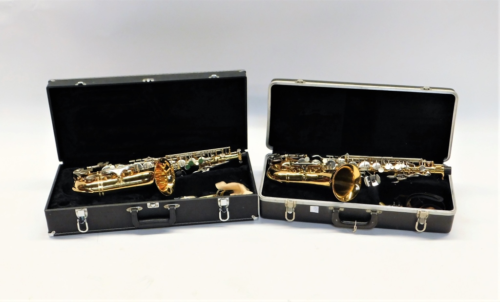 2 SELMER BUNDY & JUPITER ALTO