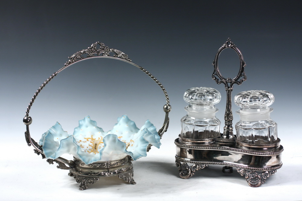 (2) SILVERPLATE SERVING PIECES -