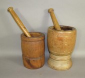 2 TURNED PAD FOOTED WOODEN MOR
