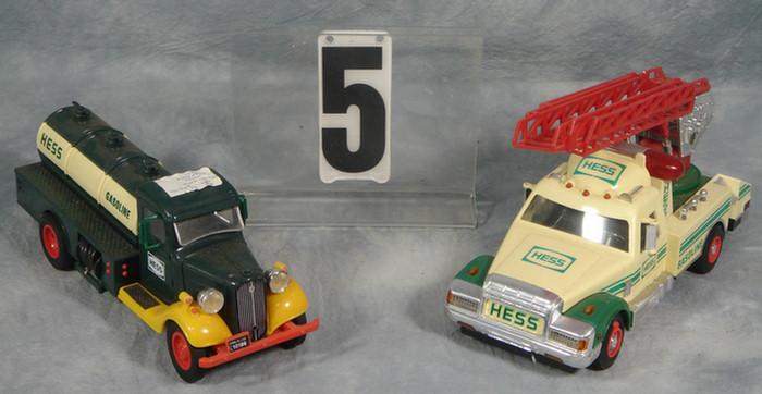 2 unboxed Hess trucks, 1982 Truck